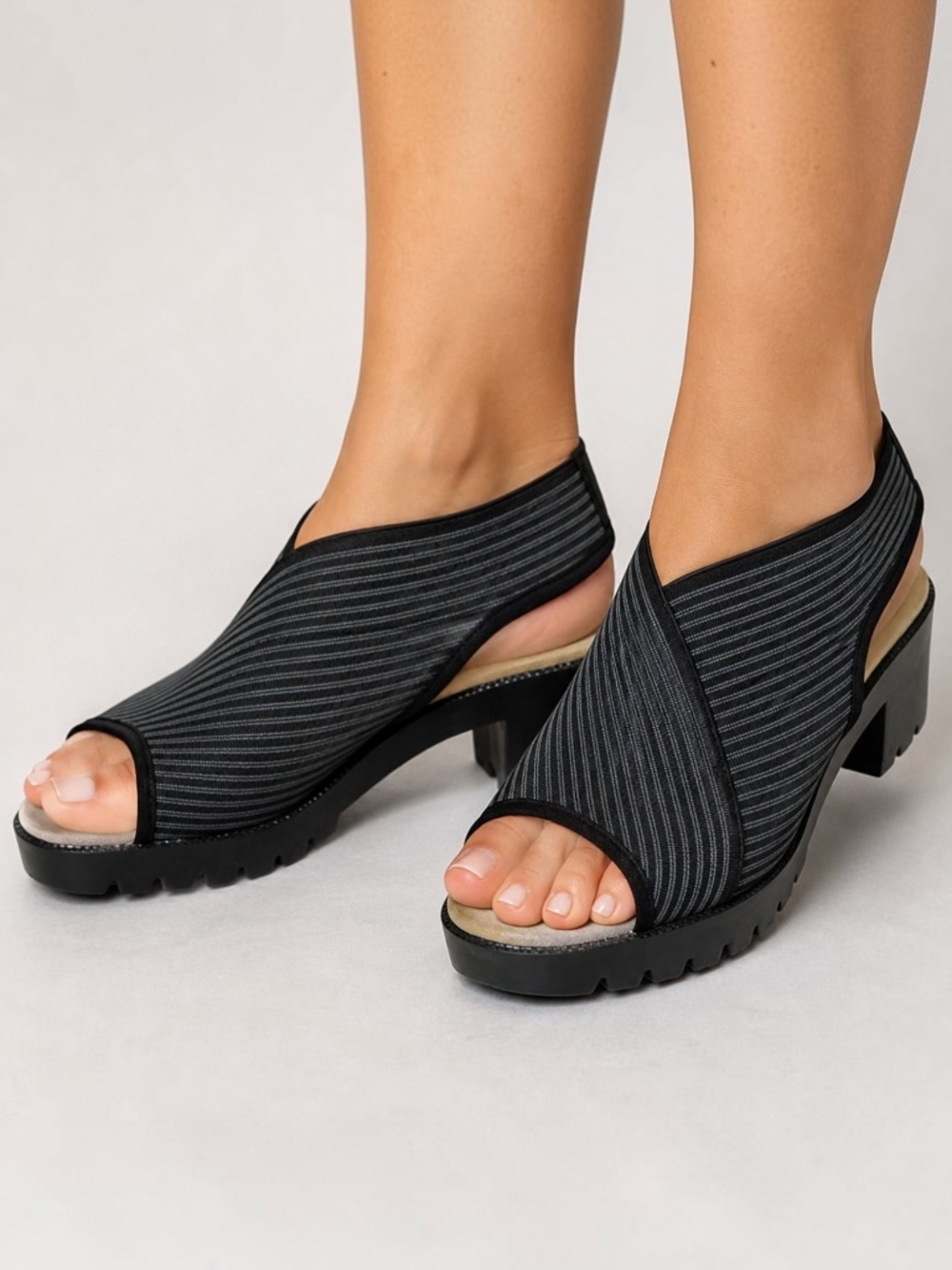 Charleston Shoe Co Stuart Lug Sole Elastic Platform Sandal Black Gray Stripe 7